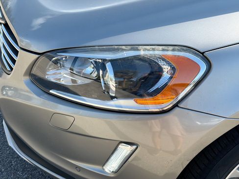 Used 2015 Volvo XC60 T5 Platinum image 9