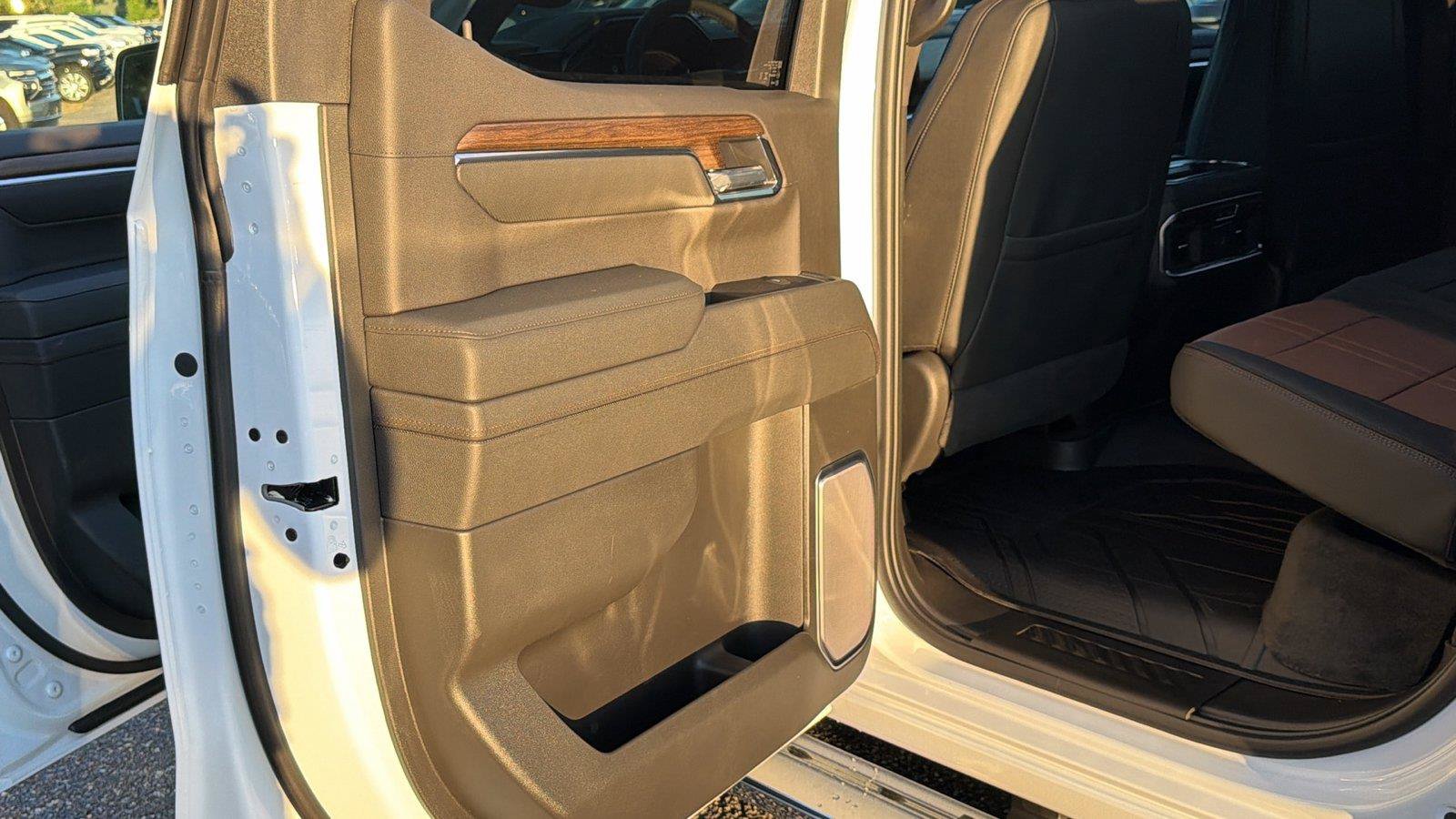 New 2026 Chevrolet Silverado 1500 High Country w/ High Country Premium Package AWD/4WD image 19