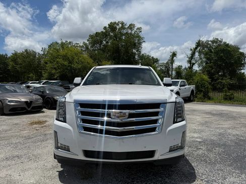 Used 2016 Cadillac Escalade ESV Premium RWD image 2