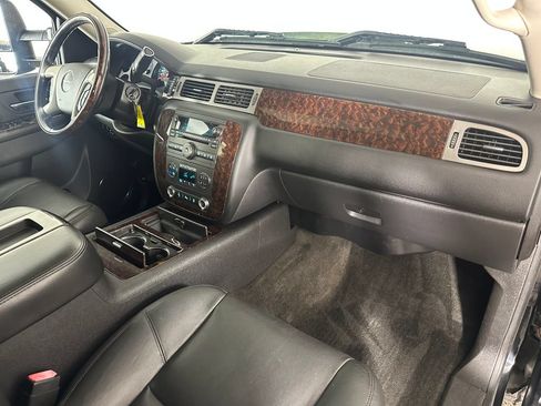 Used 2013 GMC Sierra 2500 Denali w/ Suspension Package, Off-Road AWD/4WD image 27