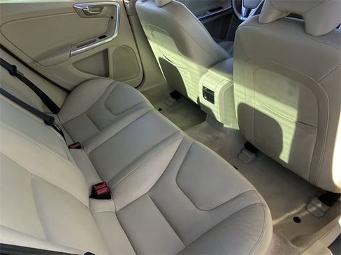 Used 2015 Volvo S60 T5 Premier image 15