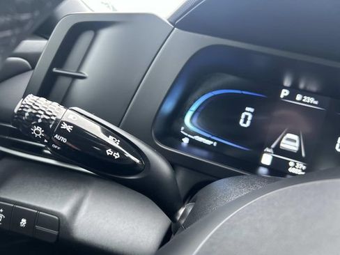 Certified 2025 Hyundai Elantra Sport image 24