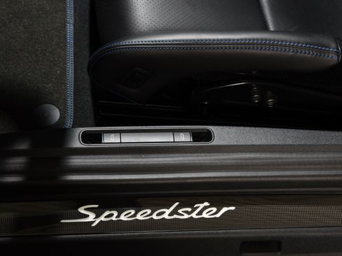 Used 2019 Porsche 911 Speedster RWD image 23