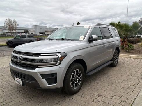 Used 2022 Ford Expedition XLT image 7