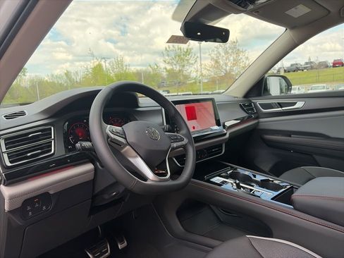 New 2026 Volkswagen Atlas Peak Edition AWD/4WD image 11