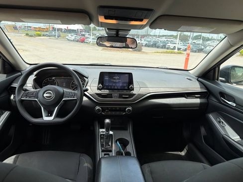 Used 2025 Nissan Altima 2.5 SV AWD/4WD image 28