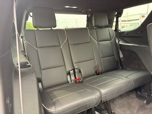 Used 2024 Cadillac Escalade Premium Luxury w/ Performance Package AWD/4WD image 18