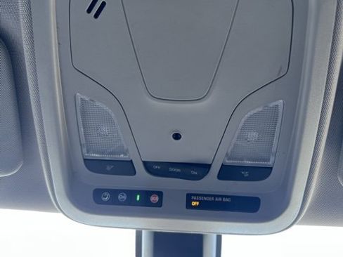 Used 2019 Chevrolet Impala LT image 37