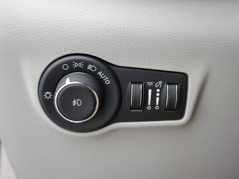 Used 2024 Jeep Compass Limited AWD/4WD image 16