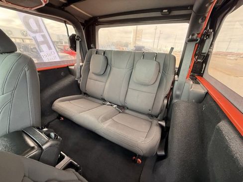 Used 2019 Jeep Wrangler Sport S image 11