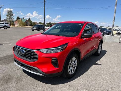 Used 2024 Ford Escape Active w/ Tech Pack #1 AWD/4WD image 3