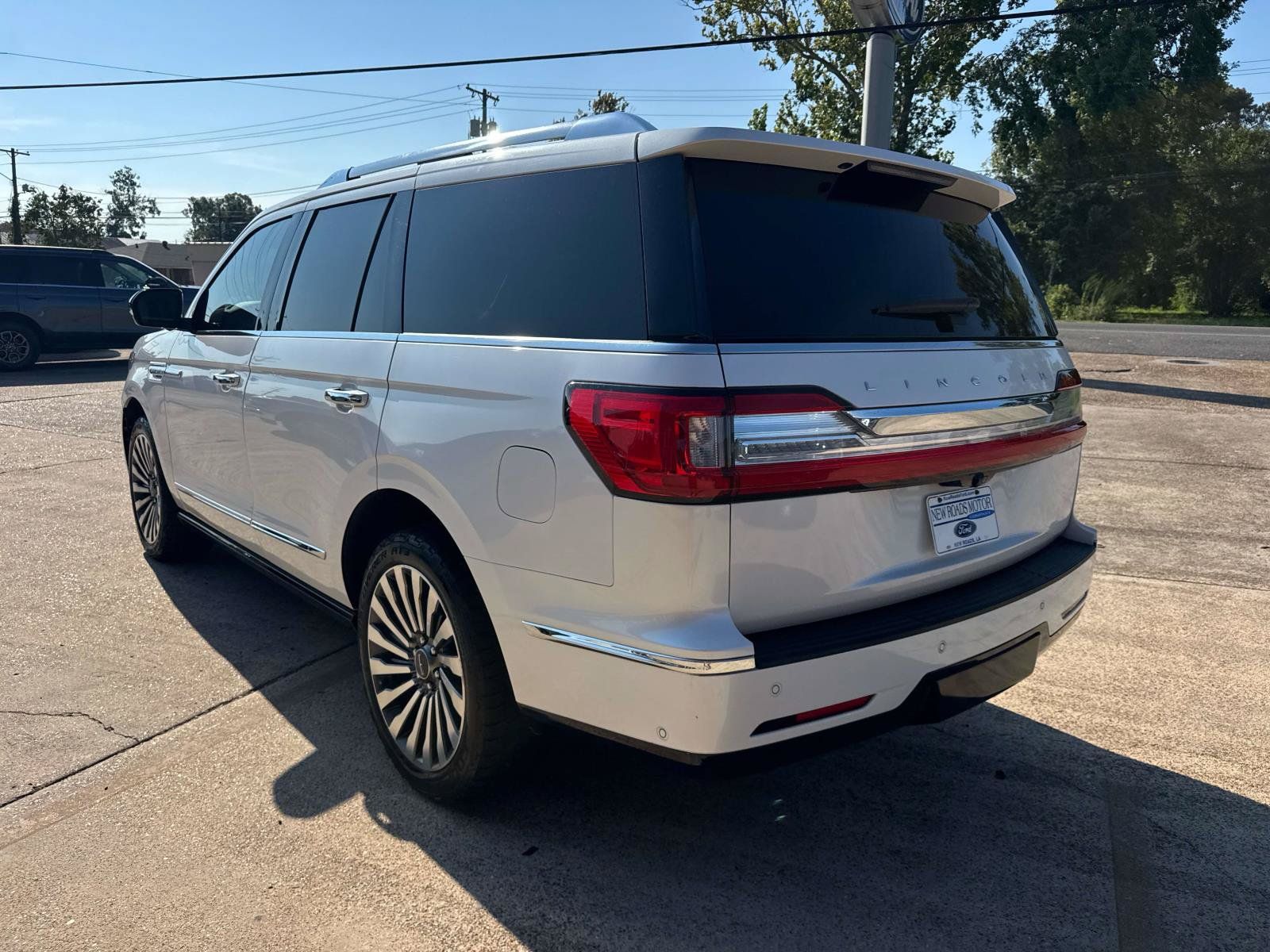 Used 2019 Lincoln Navigator Reserve AWD/4WD image 5