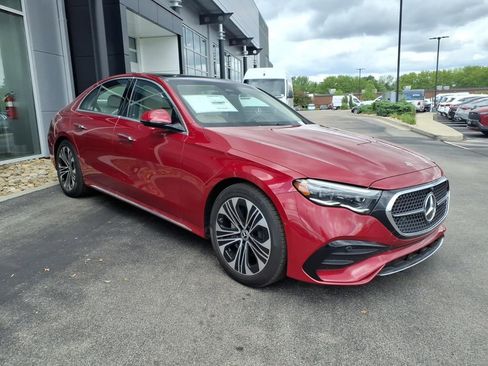 New 2026 Mercedes-Benz E 350 4MATIC Sedan image 8