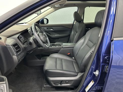 Used 2023 Nissan Rogue SV w/ SV Premium B Package image 9