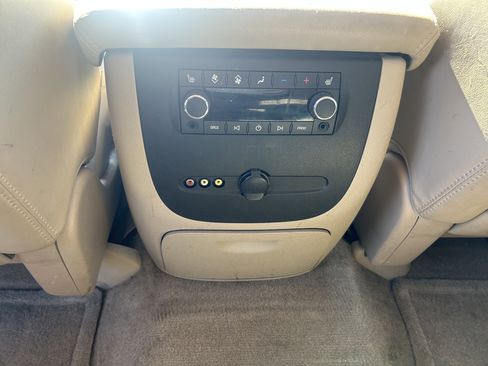 Used 2013 GMC Yukon XL Denali image 14