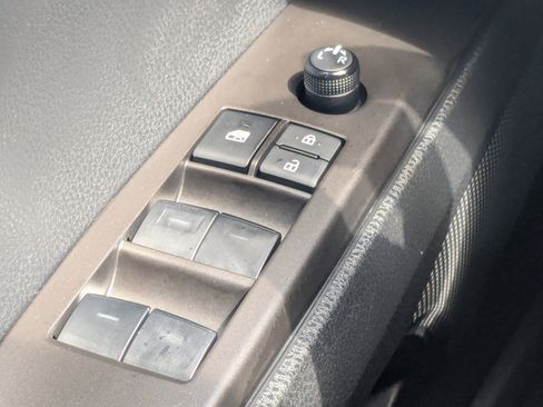 Used 2024 Toyota Camry SE FWD image 26