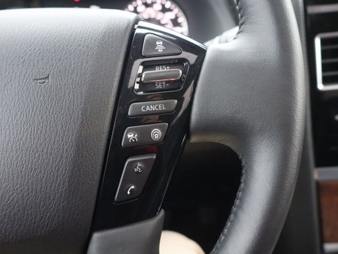 Used 2024 Nissan Armada SL w/ Captain's Chairs Package image 18