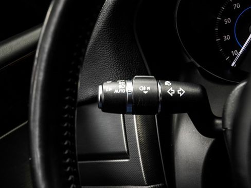 Used 2017 Jaguar XF S image 28