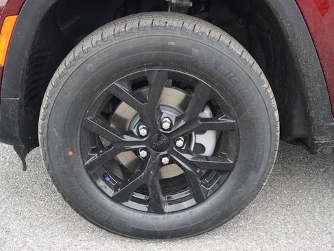 New 2026 Jeep Grand Cherokee Altitude image 10