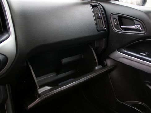 Used 2021 Chevrolet Colorado LT AWD/4WD image 8