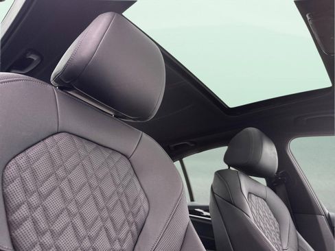 Used 2022 BMW 540i w/ M Sport Package image 16