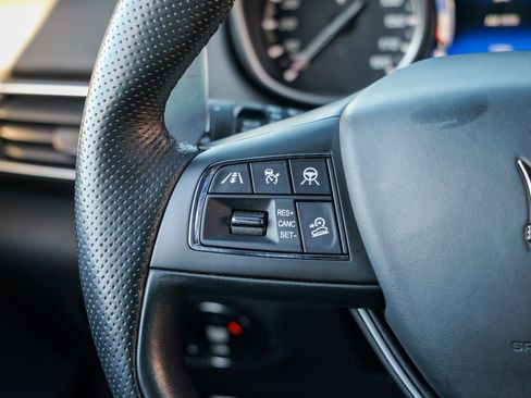 Used 2020 Maserati Levante GranSport image 43