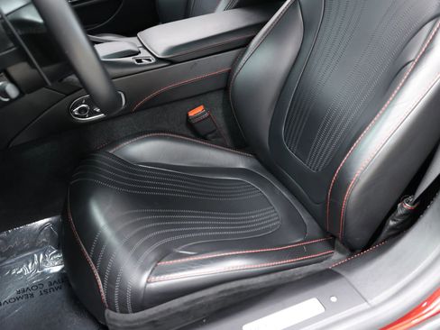Used 2018 Aston Martin DB11 V12 RWD image 19