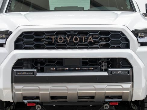 Used 2025 Toyota 4Runner Trailhunter image 4