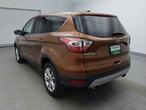 Used 2017 Ford Escape SE w/ SE Cold Weather Package AWD/4WD image 5