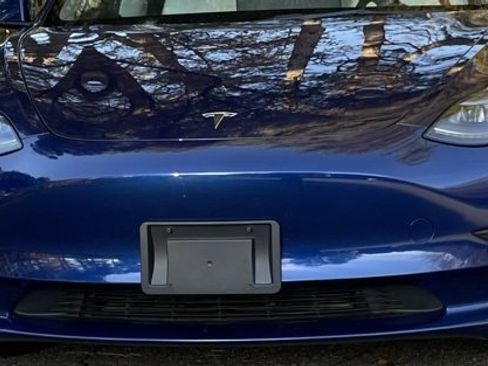 Used 2023 Tesla Model 3 Standard Range image 3