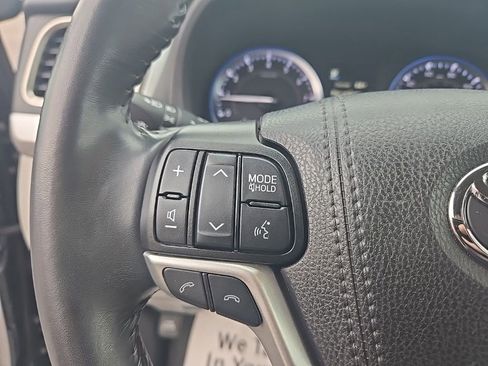 Used 2019 Toyota Highlander Limited AWD/4WD image 14