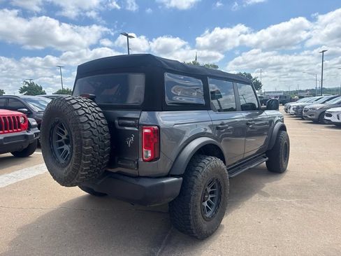 Used 2022 Ford Bronco 4-Door AWD/4WD image 3
