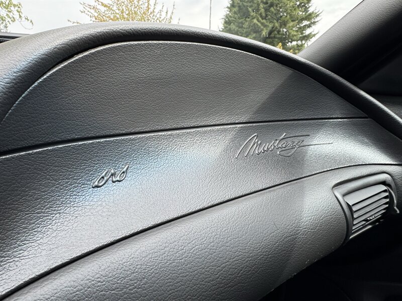 Used 2004 Ford Mustang Coupe RWD image 21