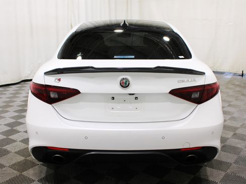 Used 2018 Alfa Romeo Giulia Ti Sport w/ Quick Order Package 22S Sport AWD/4WD image 30