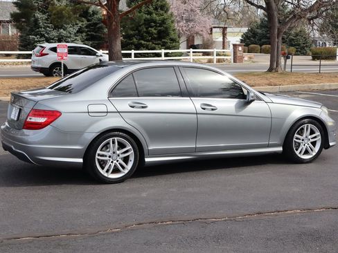 Used 2013 Mercedes-Benz C 250 Sport image 4