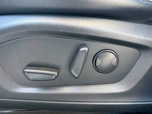 Used 2021 Ford Explorer XLT w/ Equipment Group 202A RWD image 31