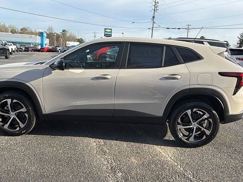 New 2026 Chevrolet Trax RS image 7