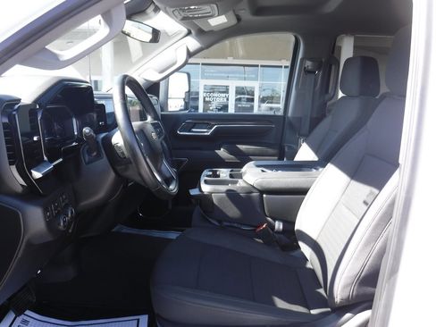 Used 2024 Chevrolet Silverado 3500 LT image 15