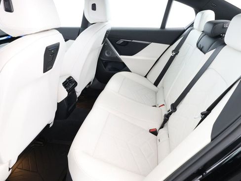 Used 2024 BMW i5 M60 w/ Premium Package image 20