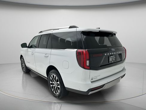 Used 2025 Ford Expedition Platinum AWD/4WD image 7