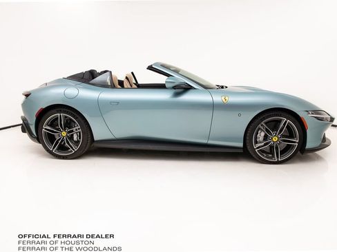 Used 2024 Ferrari Roma Spider RWD image 3