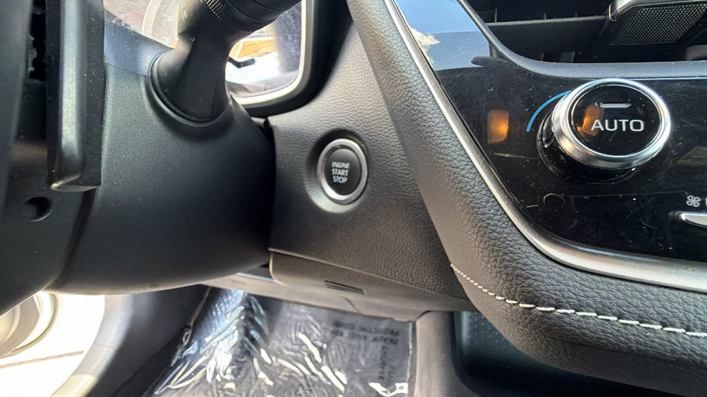 Used 2021 Toyota Corolla SE FWD image 17