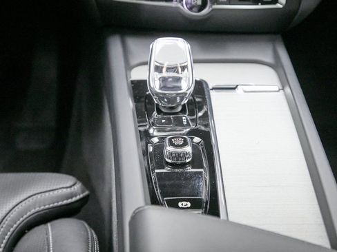 Certified 2024 Volvo V60 B5 Cross Country Ultimate image 34