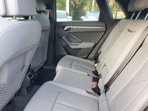 New 2025 Audi Q3 2.0T Premium image 17