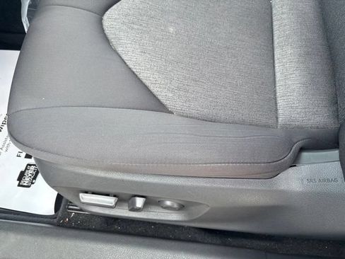 Used 2020 Toyota Camry LE FWD image 18