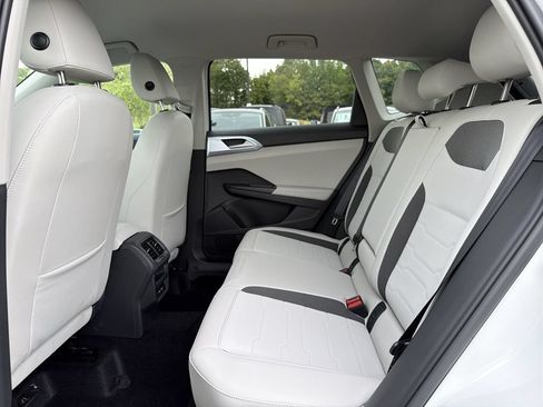 New 2026 Volkswagen Taos SE FWD image 13