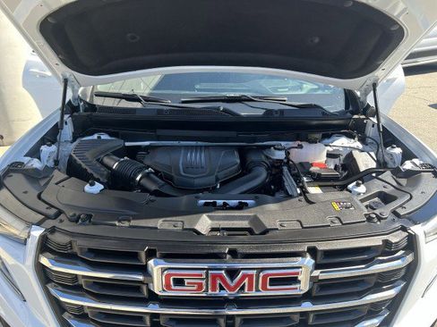 Used 2025 GMC Acadia Elevation image 29