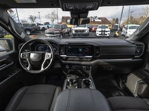 Used 2024 Chevrolet Silverado 1500 RST AWD/4WD image 28
