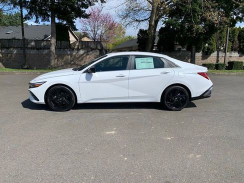 New 2026 Hyundai Elantra SEL Sport Premium FWD image 2