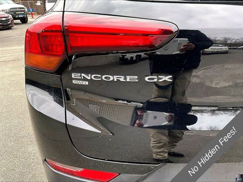 Used 2020 Buick Encore GX Essence w/ Experience Buick Package AWD/4WD image 8